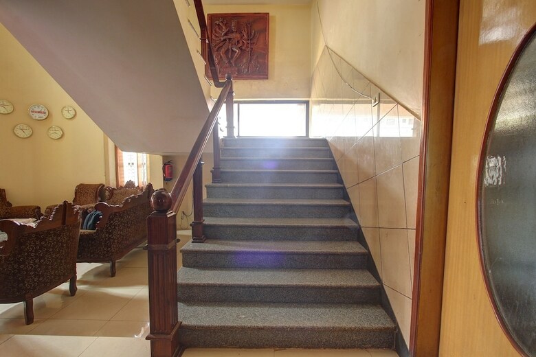 Spot On 40409 Hotel Rajsangam International