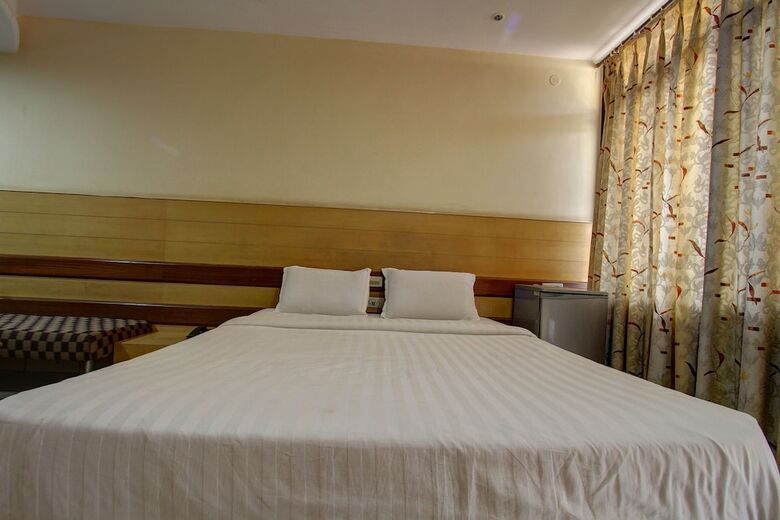 Spot On 40409 Hotel Rajsangam International