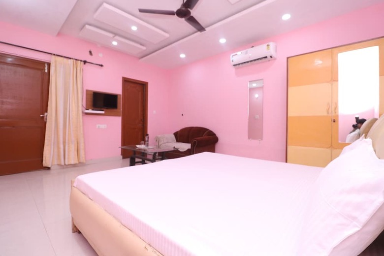 Hotel Spot On 39951 Multani Residency