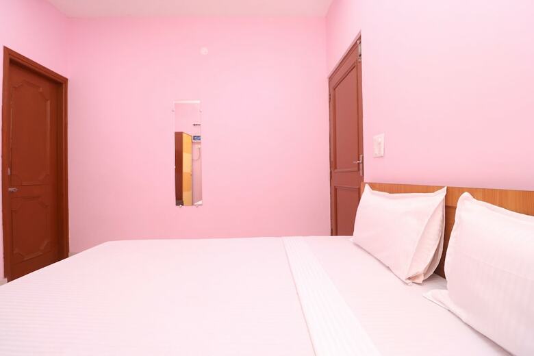 Hotel Spot On 39951 Multani Residency