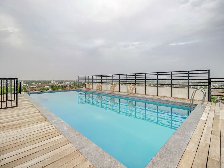 Oyo 43979 Hotel Urbanite
