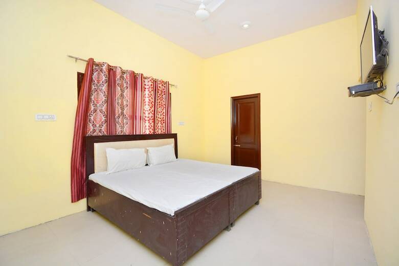 Hotel Spot On 38845 Gursimran Complex