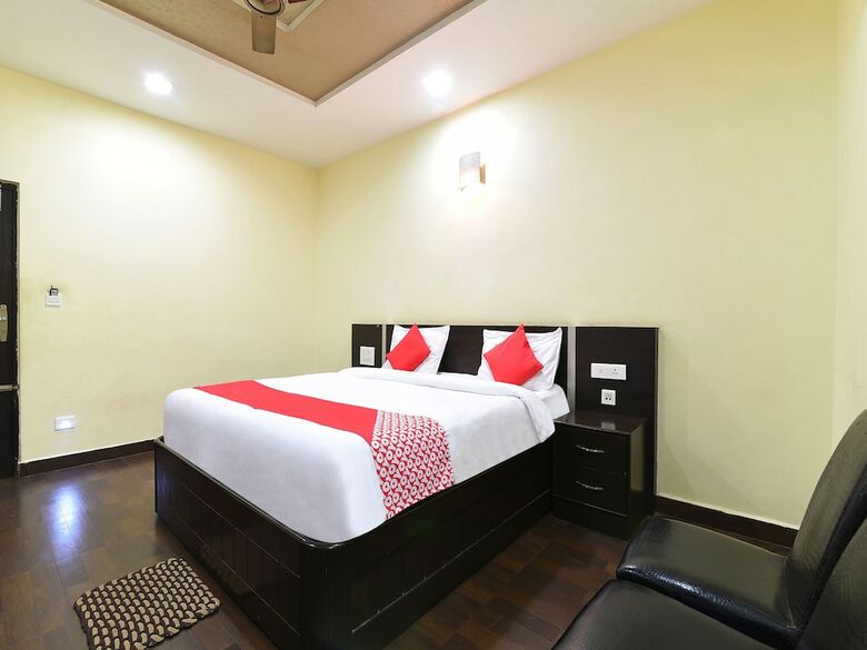 Hotel Oyo 41636 Celebrations Residency