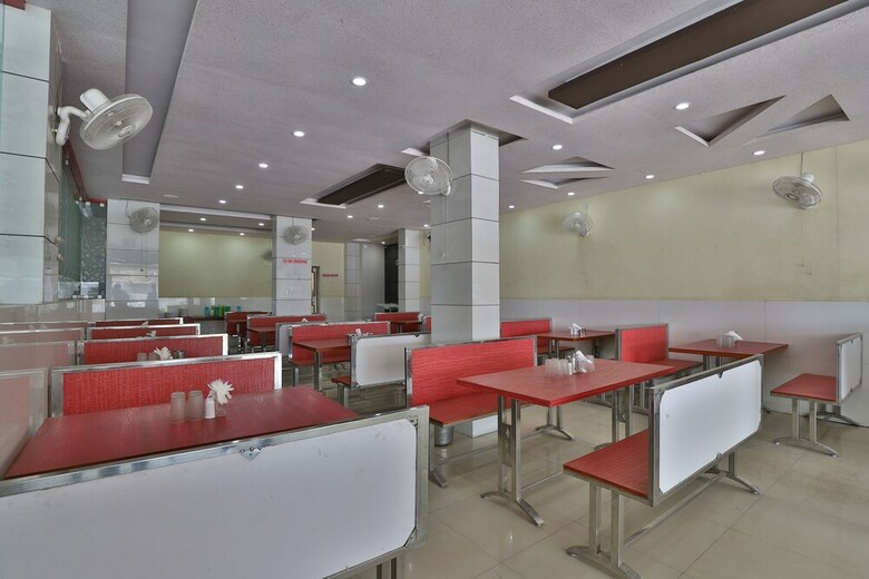 Spot On 39371 Hotel Sapna