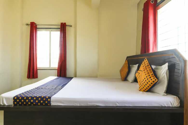 Spot On 37864 Royal Stone Hotel