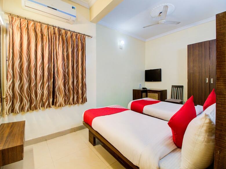 Oyo Flagship 36693 Hotel Royal Enclave