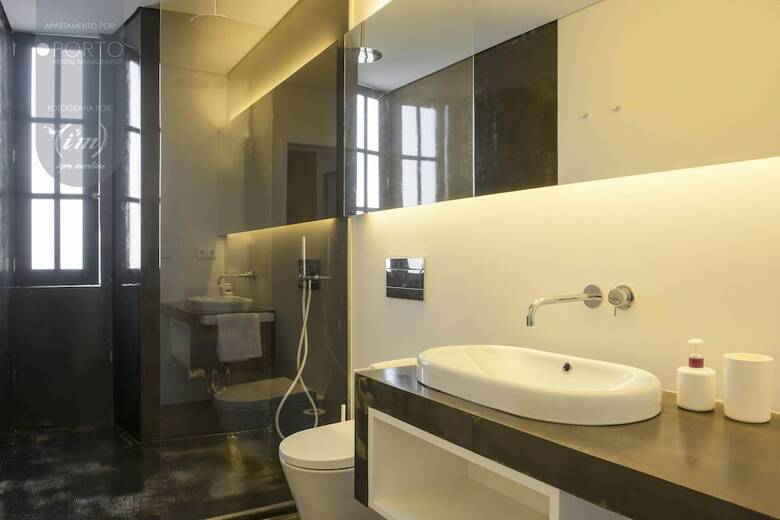 Apartamentos Orm - Guindais Muralha Santa Clara And S�