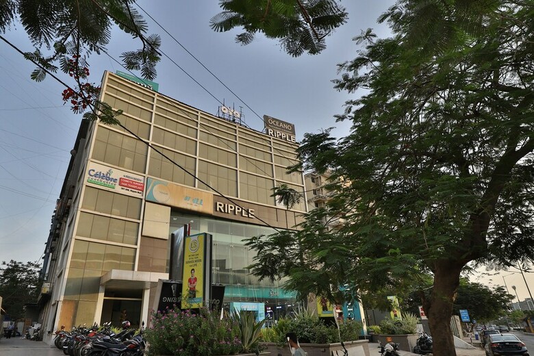 Hotel Oyo Flagship 30564 Ripple Mall