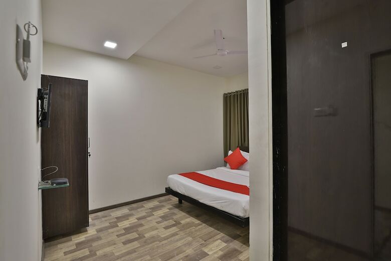 Hotel Oyo Flagship 30564 Ripple Mall