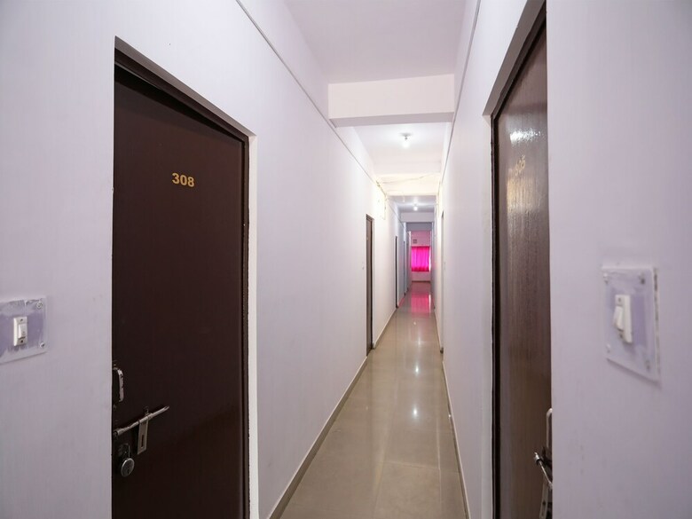 Oyo Flagship 30922 Hotel Aditya Inn