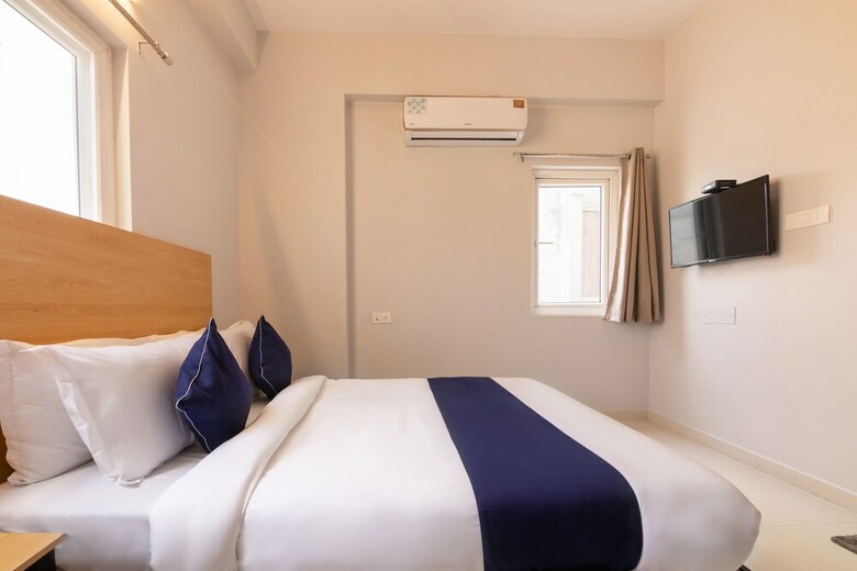 Hotel Silverkey Executive Stays 27773 Ias Colony