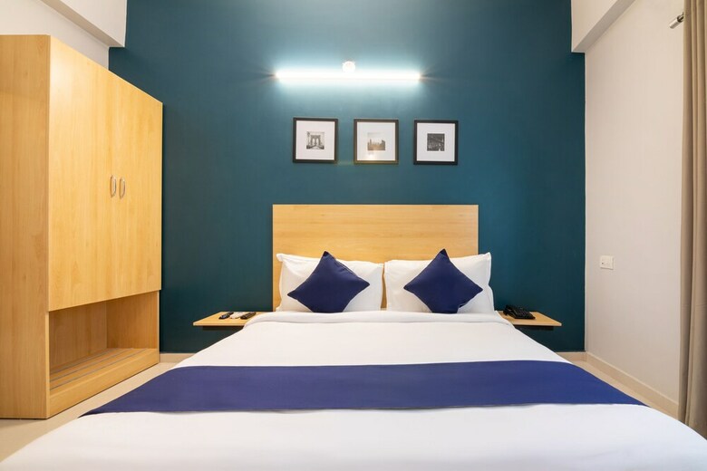 Hotel Silverkey Executive Stays 27773 Ias Colony
