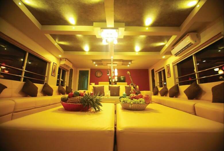 Hotel Indiavacationz Houseboat