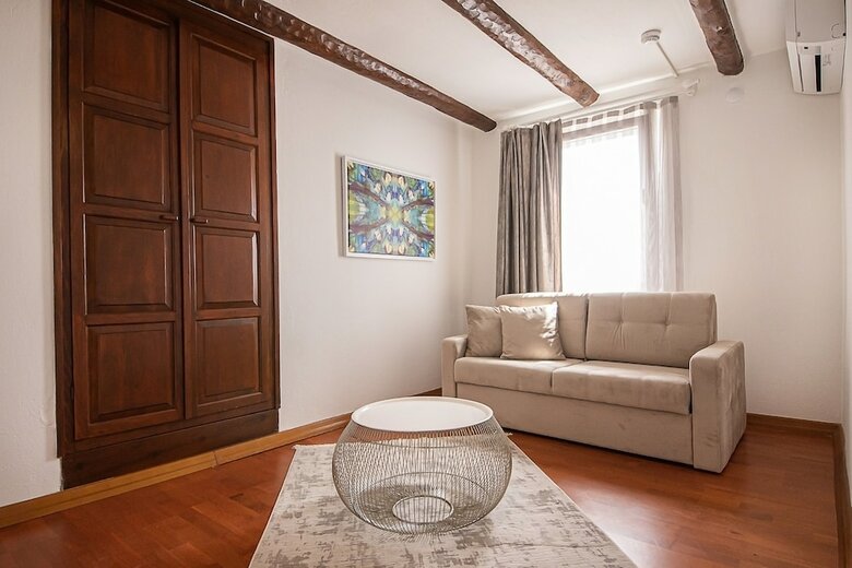 Hotel The Flag Suites (+12)