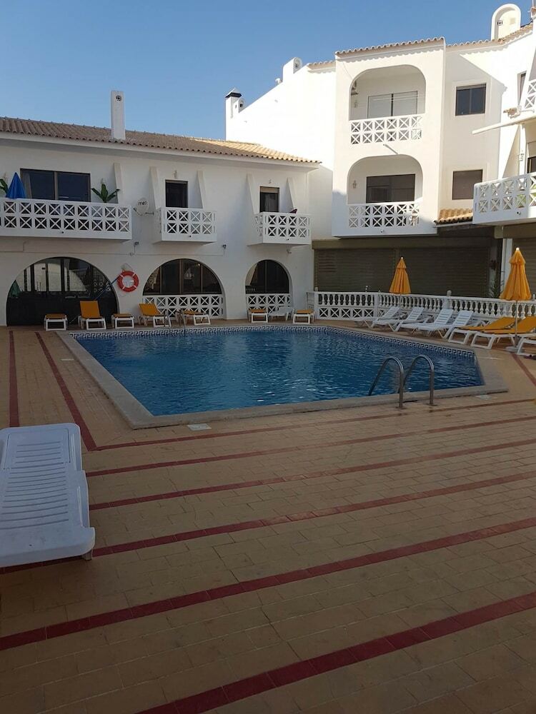 Apartamentos Oura Paradise