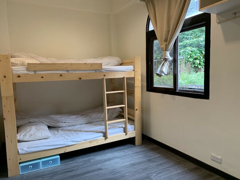 Hostal Corner 284-hostel