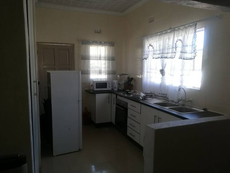 Hotel Lee Land Guest House