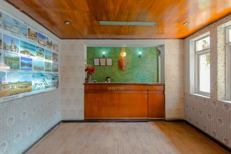 Hotel River Holiday Inn