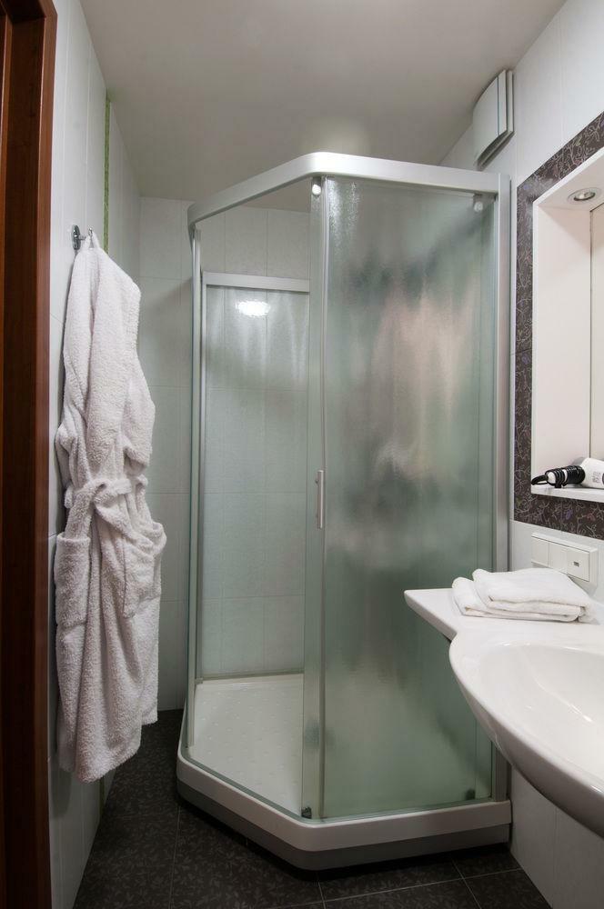 3 Mosta Hotel