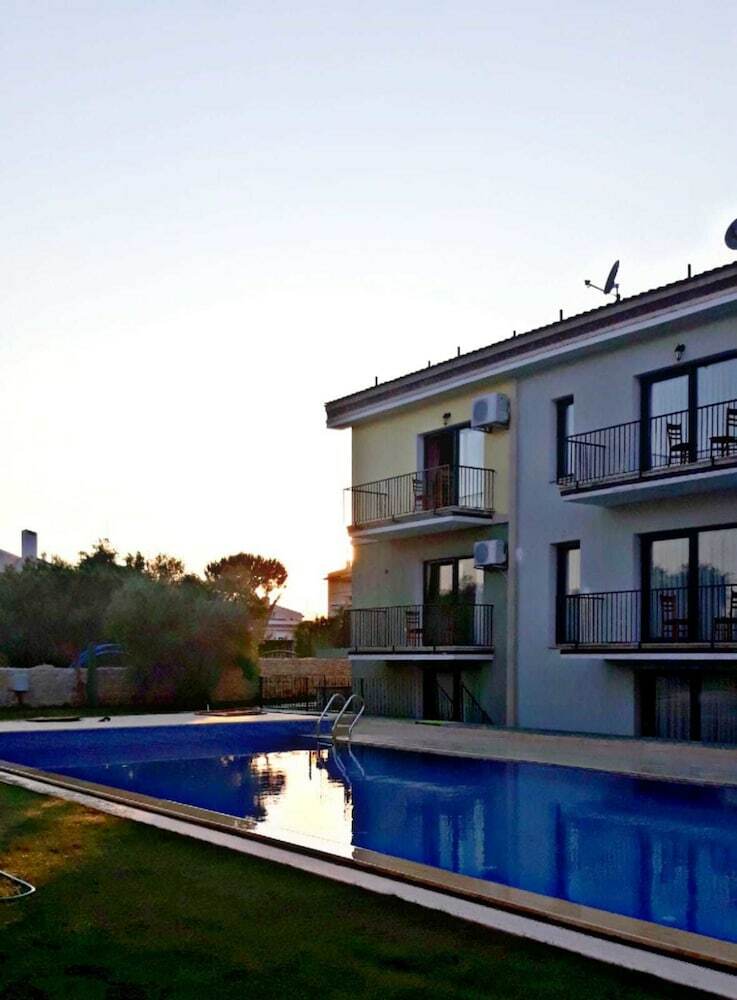 Karyada Hotel