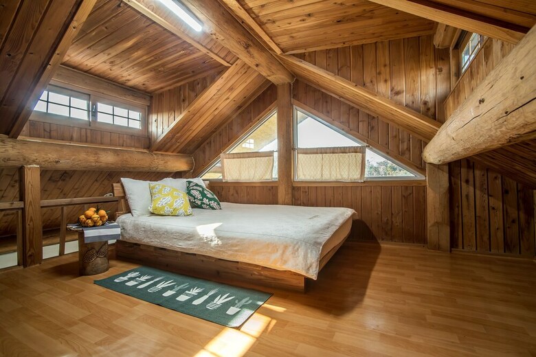 Jeju Seogwipo Log House Pension