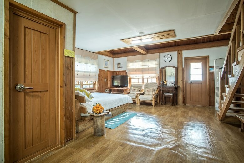 Jeju Seogwipo Log House Pension
