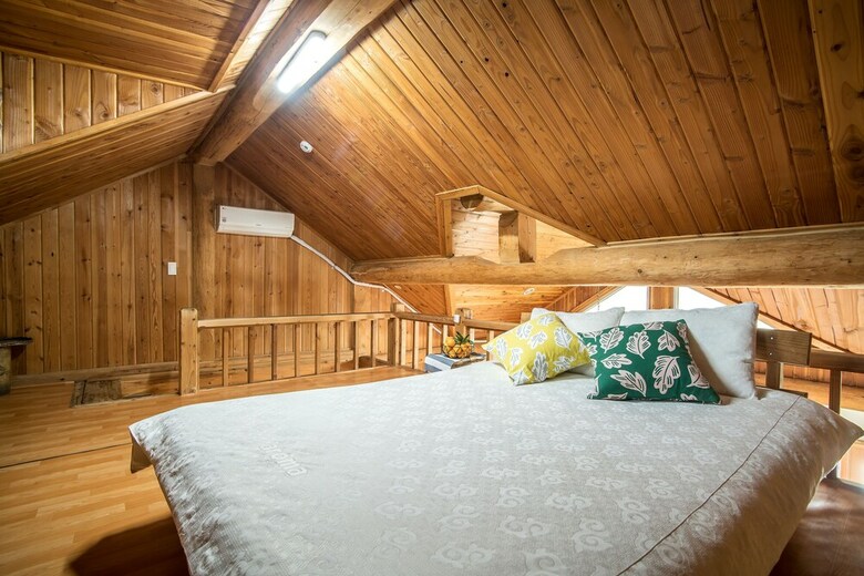 Jeju Seogwipo Log House Pension