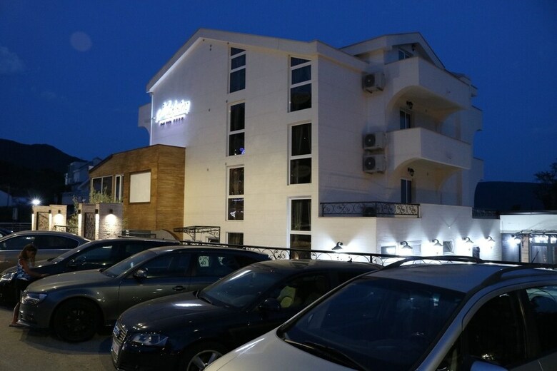 Hotel Maksim