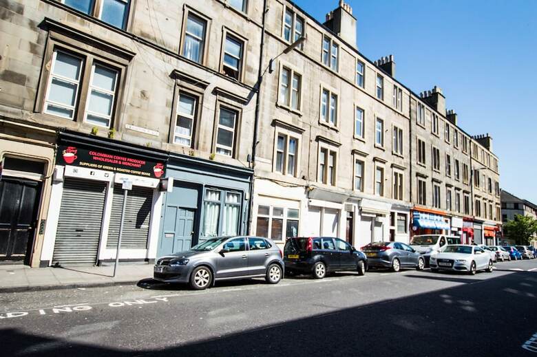 Montgomery Apartments - Crighton