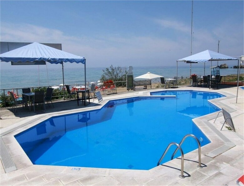 Beachfront 2 Bedroom Luxury House