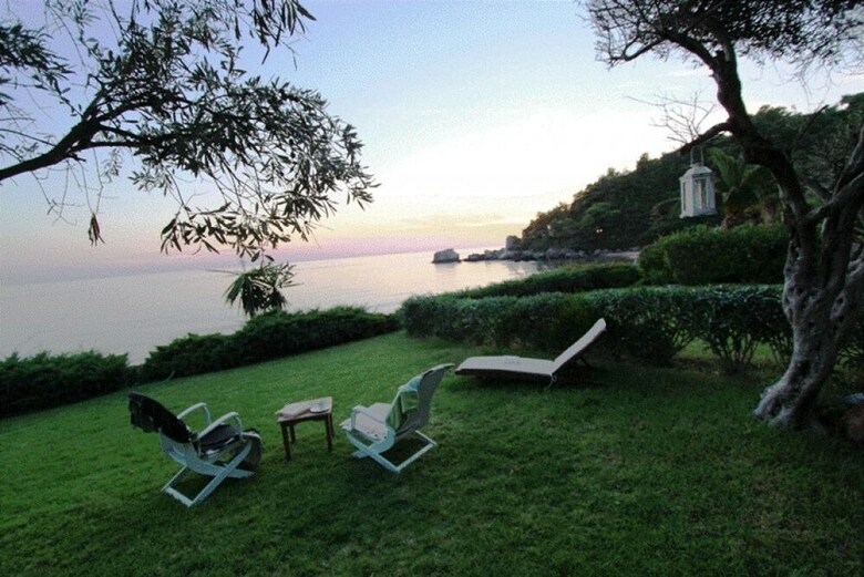 Beachfront 2 Bedroom Luxury House