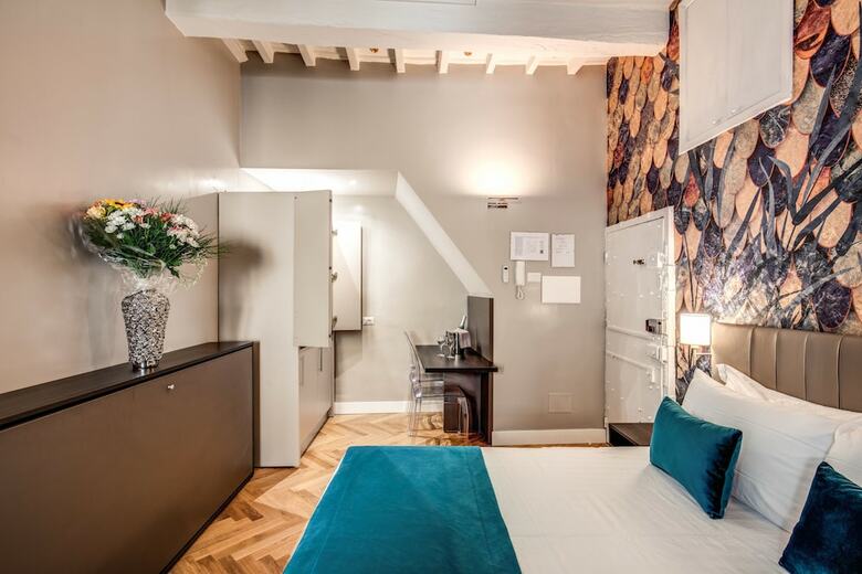Maison D'art Apartments