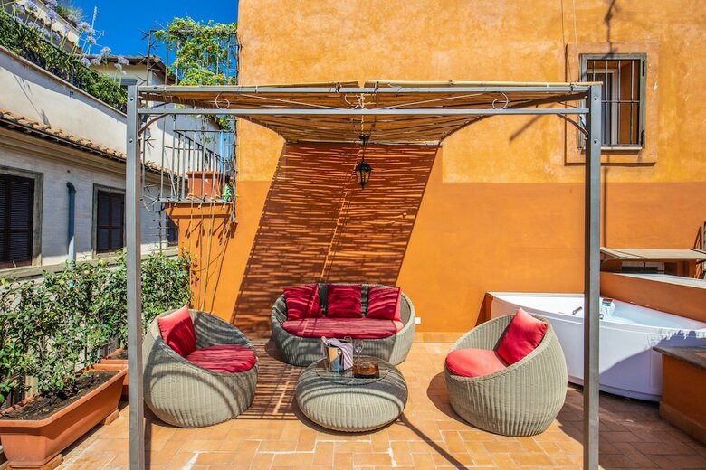 Maison D'art Apartments