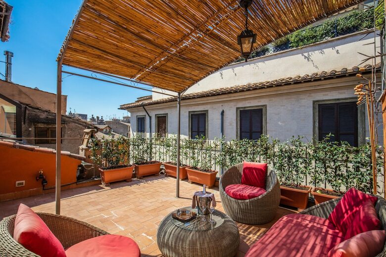 Maison D'art Apartments