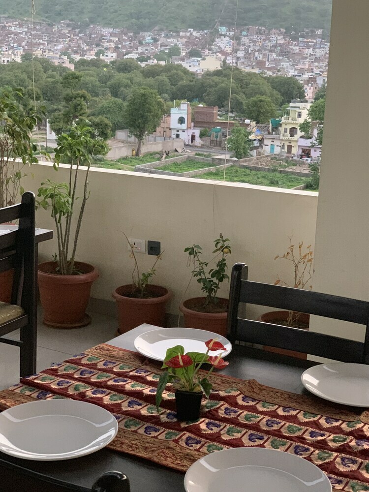 Hotel Sanobar