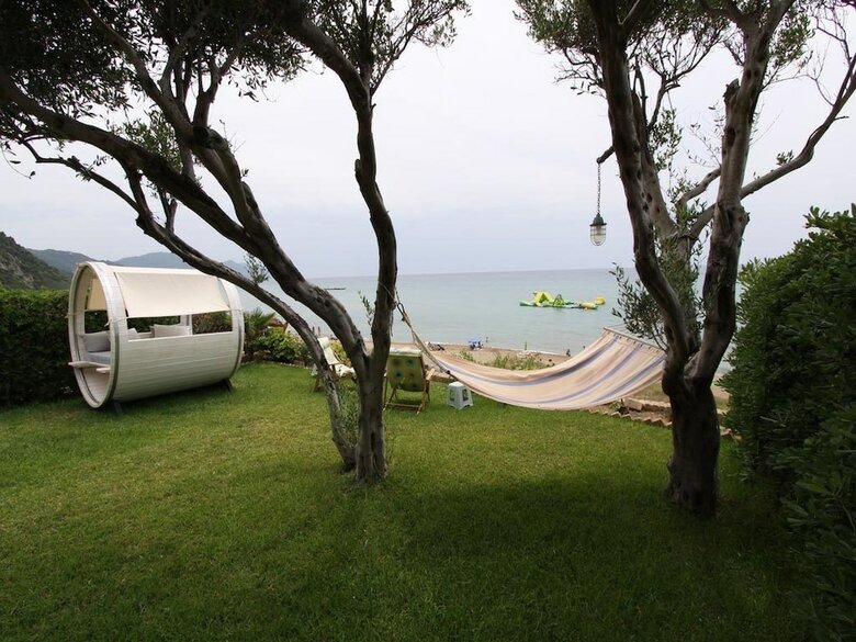 Menigos Aa1g No52 Beachfront 3bdr Villa