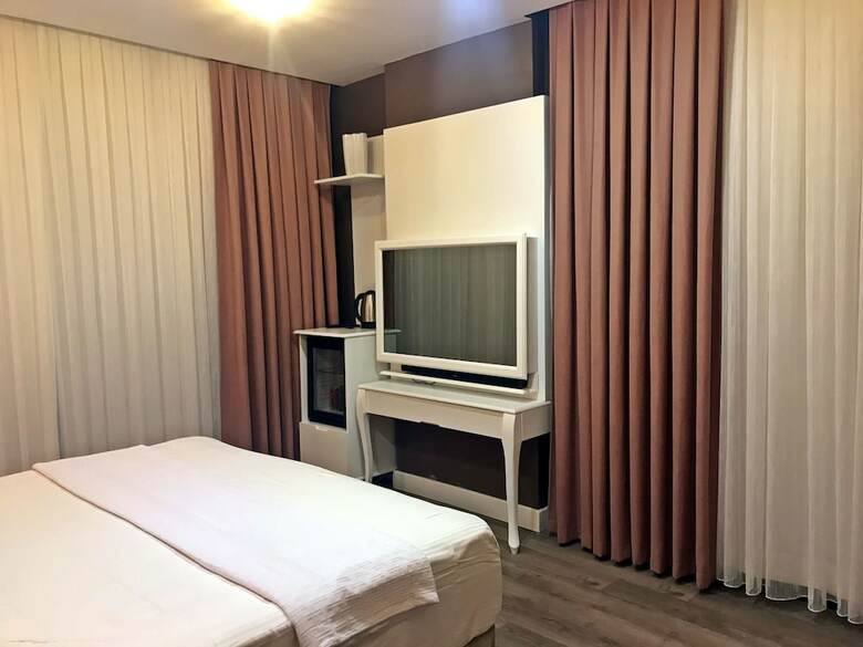 Hotel Ferush Otel