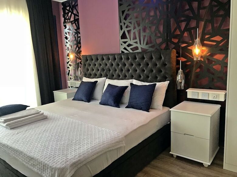Hotel Ferush Otel