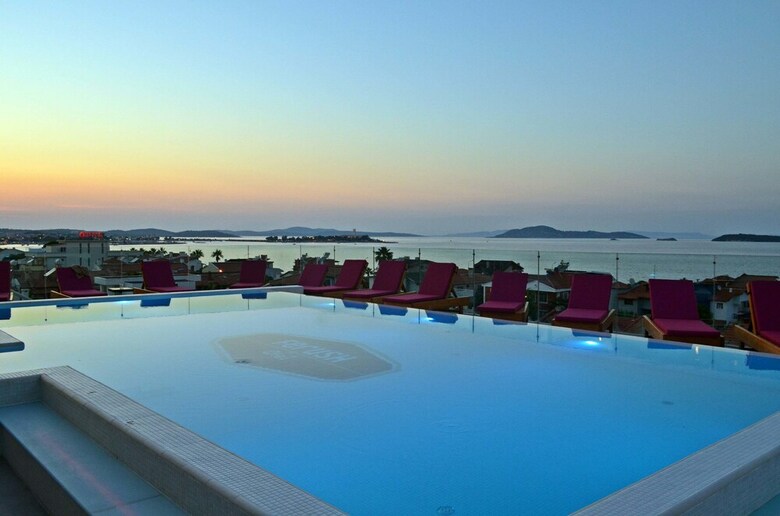 Hotel Ferush Otel