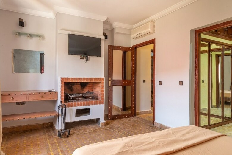 Private Villa In Center