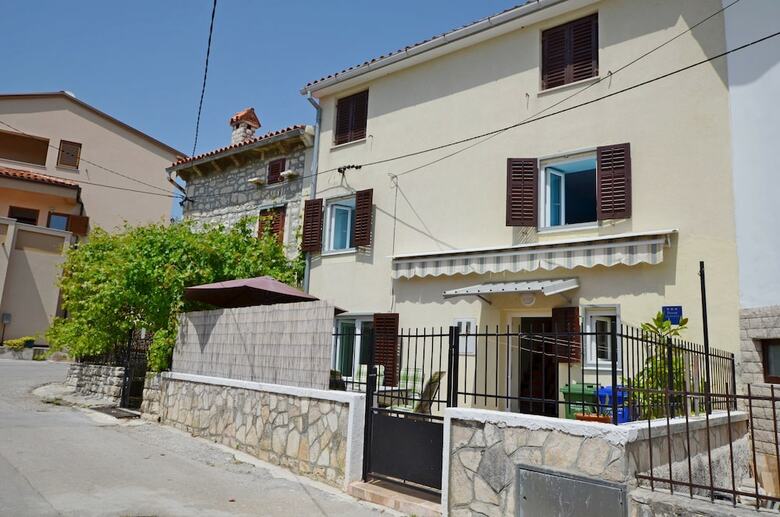 Apartamentos House Biserka