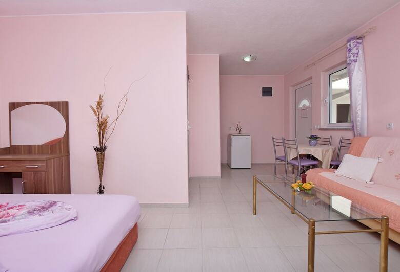 Apartments And Rooms Villa Mia
