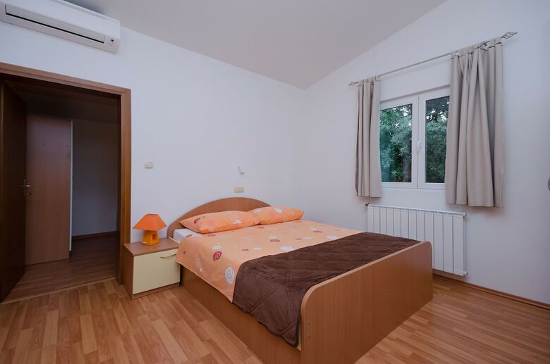 Apartments Mirjana