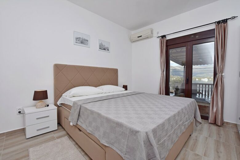 Apartments Klakor Ps