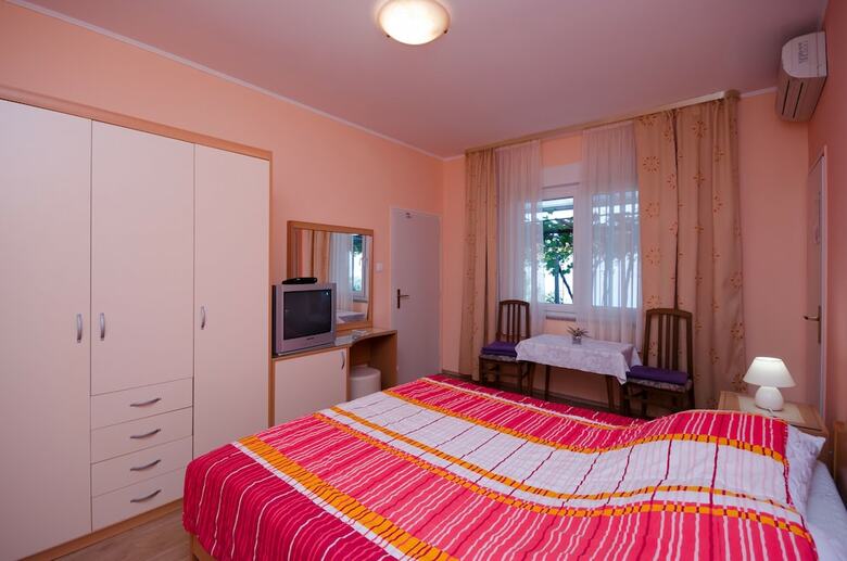 Apartamentos Rooms Mirjana