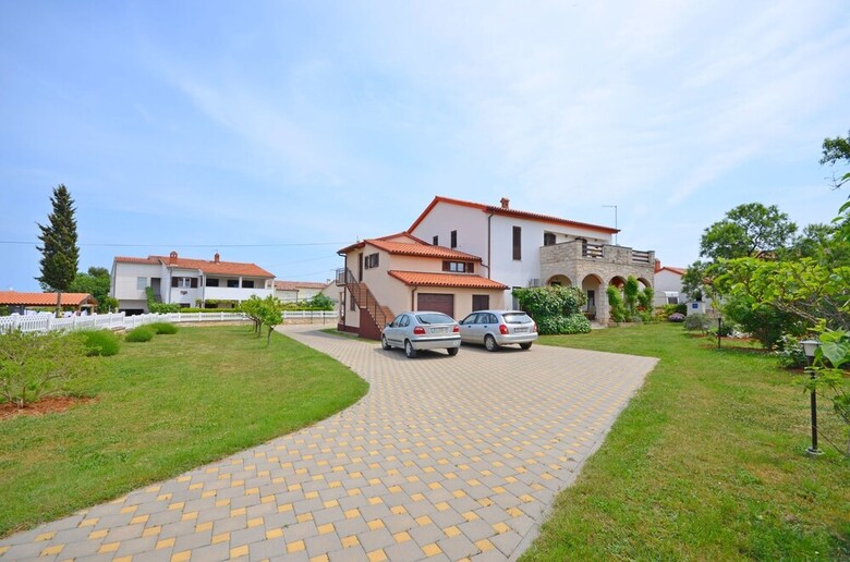 Apartments Bogeti?