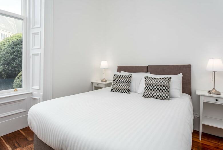 Cunningham Residence- Donnini Apartments
