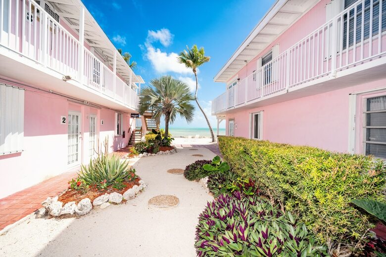 Hotel Rainbow Bend Resort