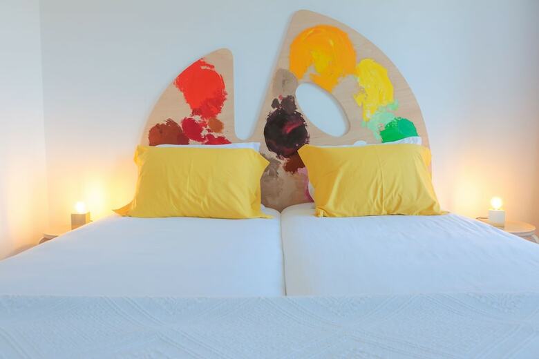 Hostal Caminha Hostel & Suites