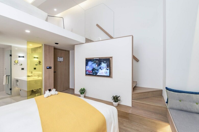 Rezen Sunbow Hotel